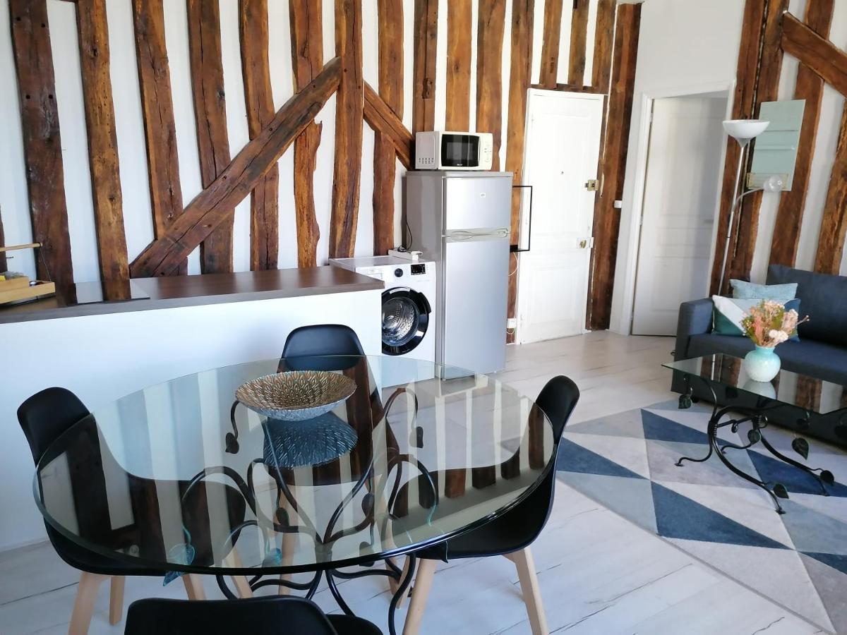Evasion Autour De Poutres Et Pierres Plein Centre Apartment Orleans Bagian luar foto